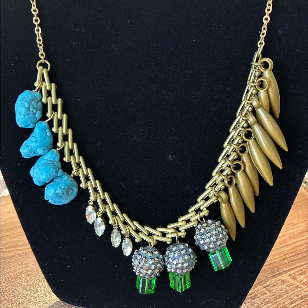 NEW‎ - Gold and Green Asymmetrical Necklace with Textured Beads